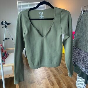 Fct Basics - long sleeve green ribbed crop top - size large